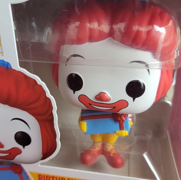 Birthday Ronald Mcdonald funko # 180 (nib) With pop protector - Picture 3 of 7